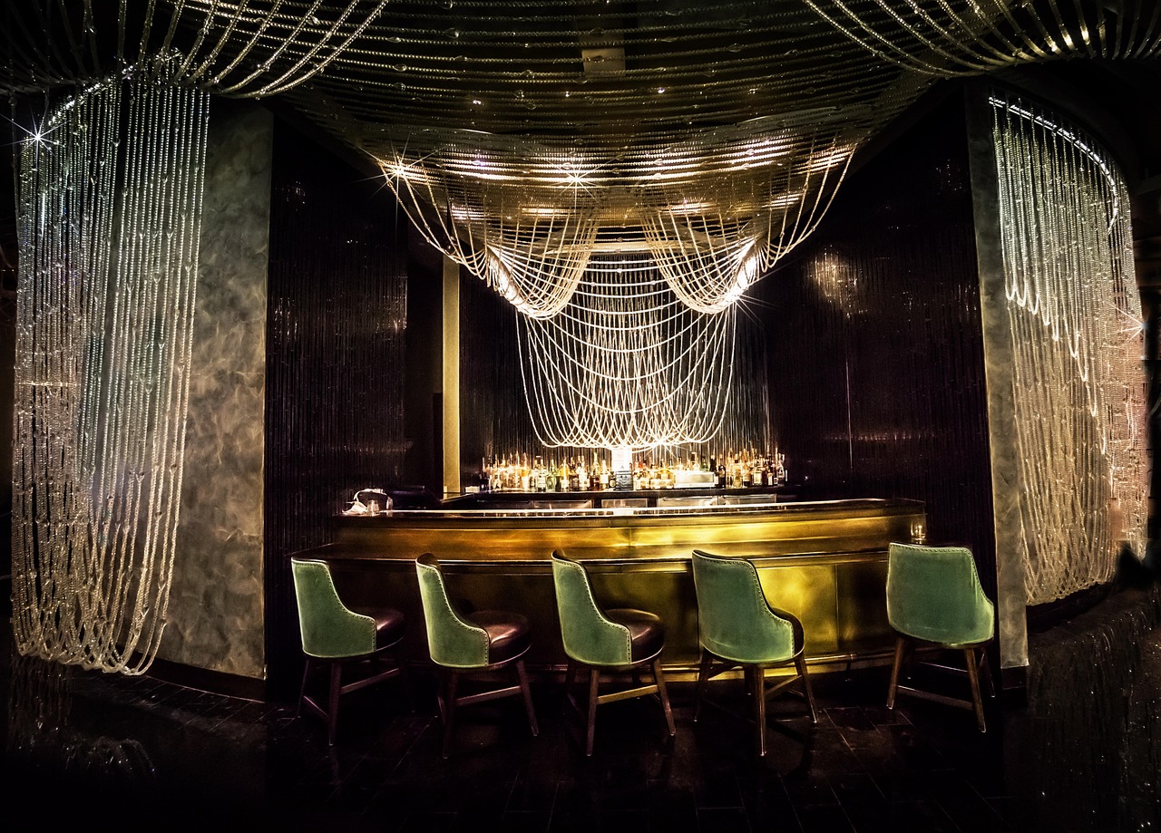 Inside iGaming: A Realistic Look at Casinos, Slots, Poker & Betting